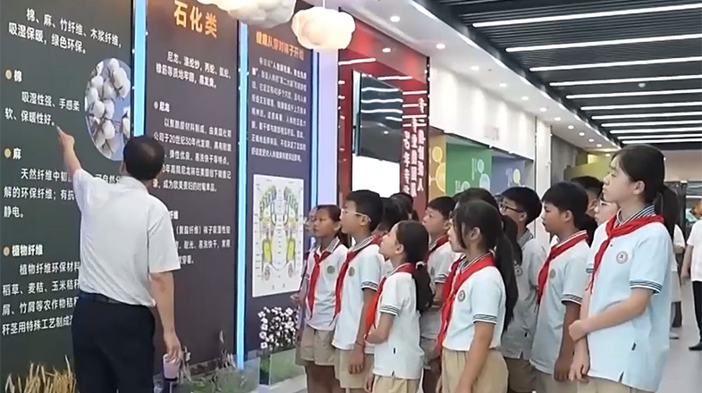 萧敬腾在婚礼上泪流满面