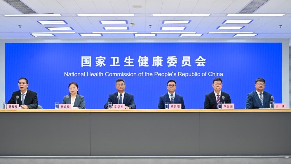 岁援疆教师在新疆找回青春